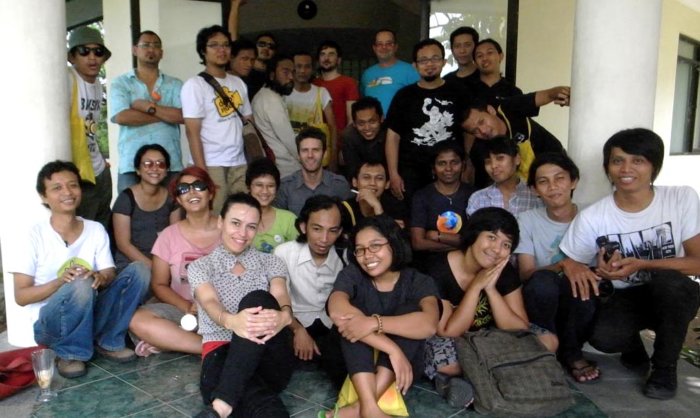 EngageMedia and partners the Indonesian Visual Art Archive hosted an "Archive Camp" in Yogyakarta, Indonesia April 14-17, 2010. The camp continued EngageMedia’s work of setting up a series of Plumi based offline video archives, as well as developing new strategies and tactics for digital video distribution.