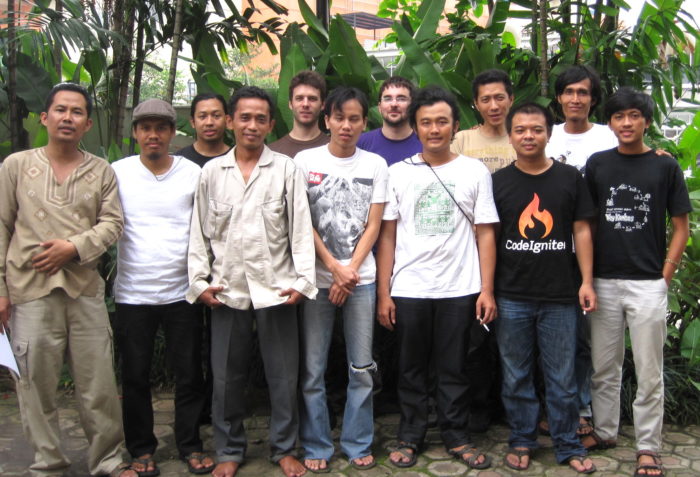 After attending Plumi lessons, we gathered around to take some photos in front of cafe Telapak, Bogor.