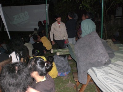 NR2 after the rain, audiences still want to watch EngageMedia layar tancap