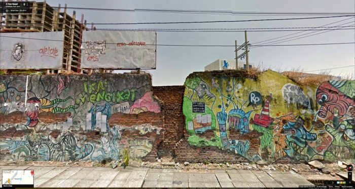 KD's World Tour: Surabaya street art
