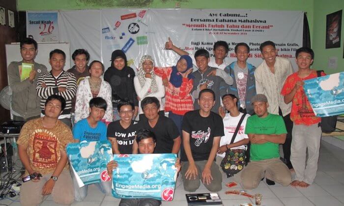 EM Asteki Workshop Pekanbaru - With students from Bahana Mahasiswa. Image from EM Flickr account.